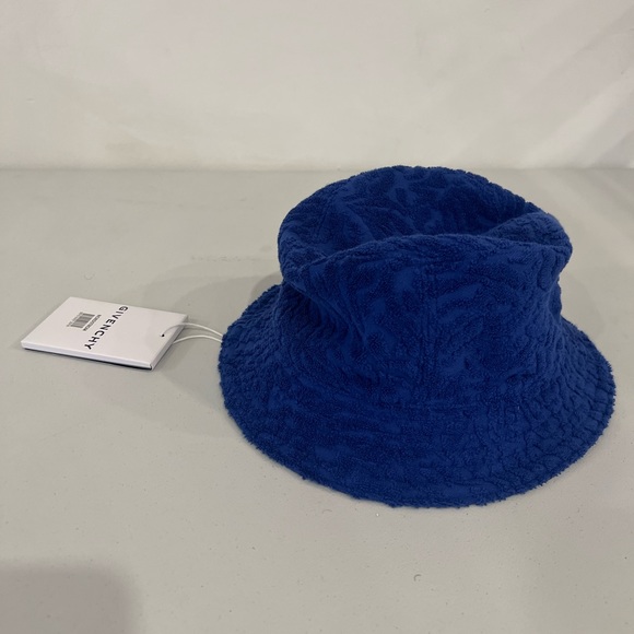 Brand New, never worn just ready to sell. - Picture 4 of 4